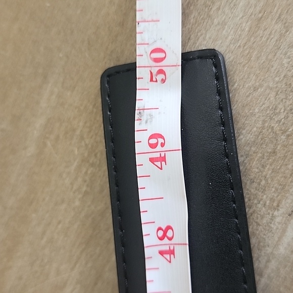 Beautiful GG Belt black leather with gold metal hardware - Picture 7 of 10